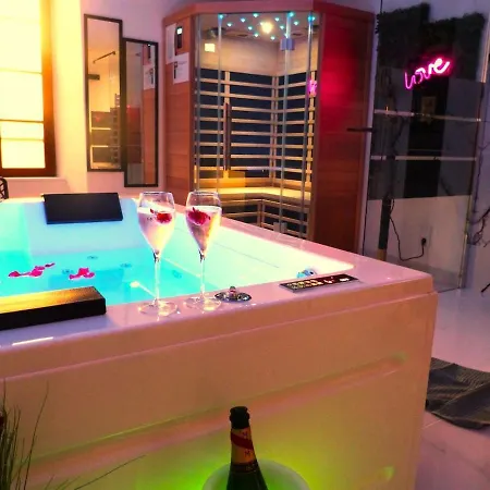 Le Triplex Romantique Balneo Duo Et Sauna Casa vacanze *
