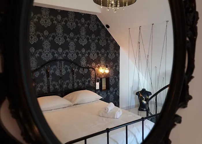 Le Triplex Romantique Balneo Duo Et Sauna *