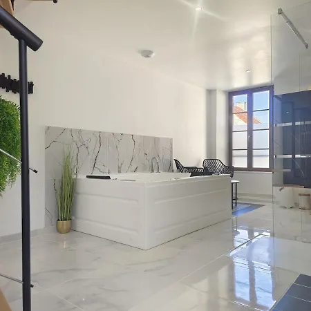 Ferienhaus Le Triplex Romantique Balneo Duo Et Sauna