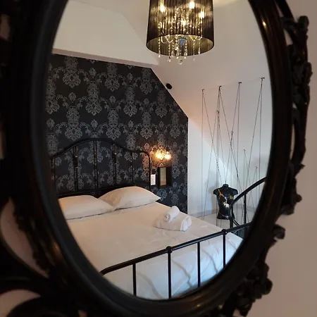 Le Triplex Romantique Balneo Duo Et Sauna *